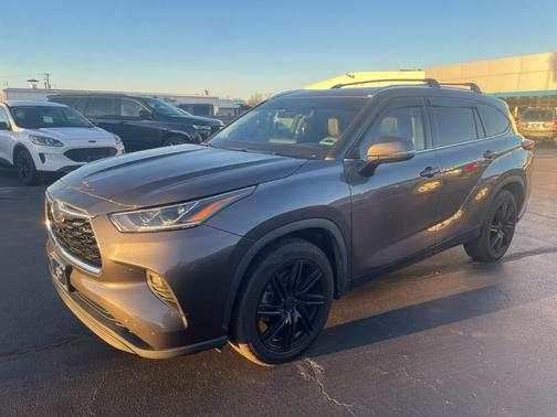 2022 Toyota Highlander Hybrid Limited