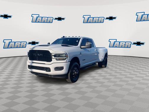 2024 RAM 3500 Laramie Crew Cab 4x4 8' Box