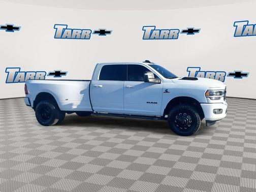 2024 RAM 3500 Laramie Crew Cab 4x4 8' Box