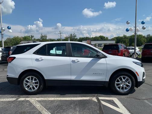 2022 Chevrolet Equinox LS