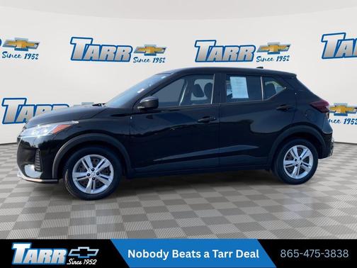 Super Black 2022 Nissan Kicks S