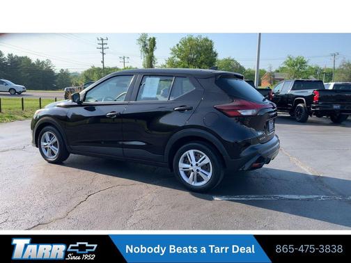 Super Black 2022 Nissan Kicks S
