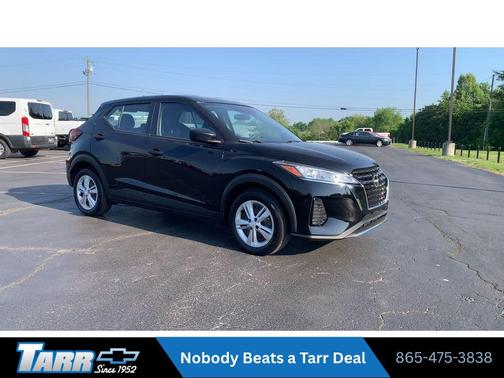 Super Black 2022 Nissan Kicks S