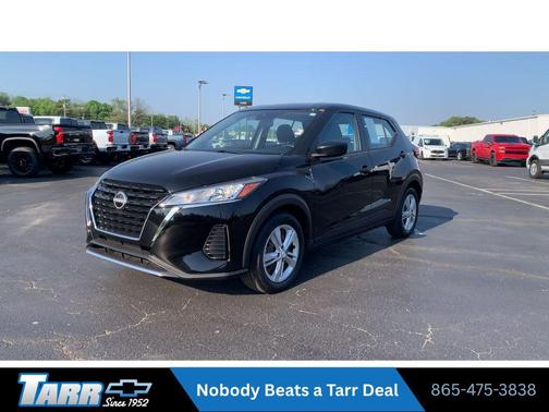 Super Black 2022 Nissan Kicks S