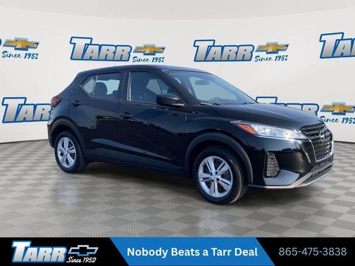 Super Black 2022 Nissan Kicks S