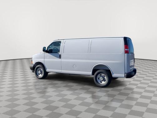 2025 Chevrolet Express 2500 RWD 2500 Regular Wheelbase WT