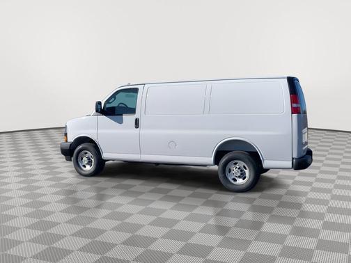 2025 Chevrolet Express 2500 RWD 2500 Regular Wheelbase WT