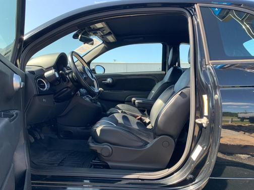 2014 FIAT 500C GQ Edition