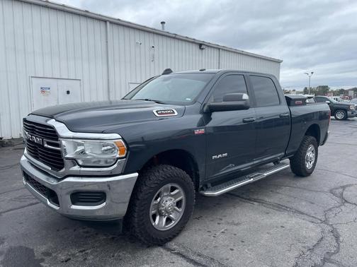 2020 RAM 2500 Big Horn Crew Cab 4X4 6'4' Box