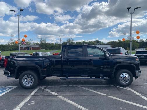 2025 Chevrolet Silverado 3500 LT