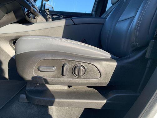 2023 Buick Enclave Essence FWD