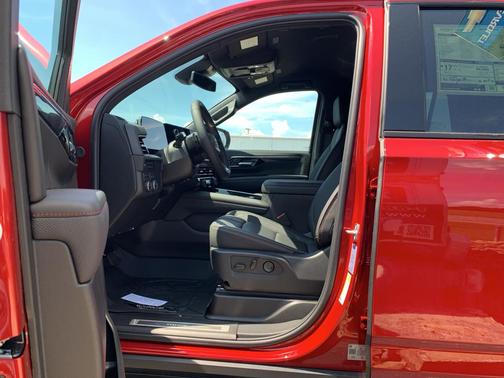 2025 Chevrolet Tahoe 4WD RST