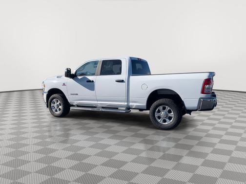 2023 RAM 2500 Big Horn Crew Cab 4x4 6'4' Box