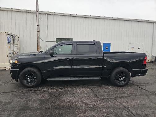 Diamond Black Crystal Pearlcoat 2025 RAM 1500 Tradesman