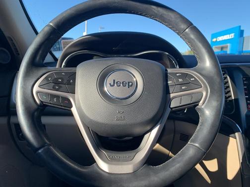 2020 Jeep Grand Cherokee Laredo
