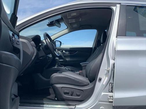 2022 Nissan Rogue Sport SV