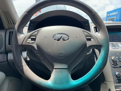 2015 INFINITI Q40 Base
