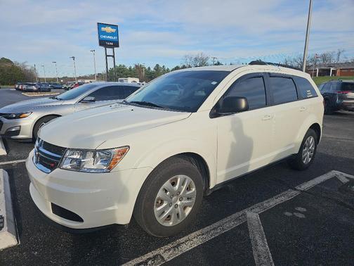 Vice White 2018 Dodge Journey SE