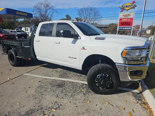 2020 RAM 3500 Big Horn Crew Cab 4x4 8' Box