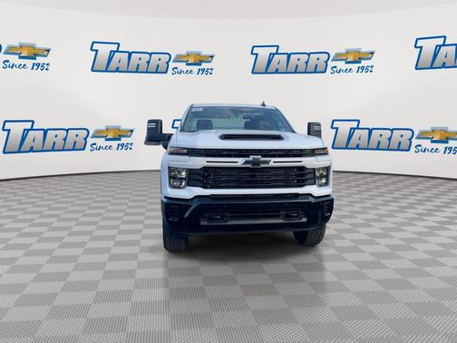 Summit White 2026 Chevrolet Silverado 2500 Custom