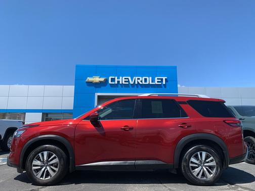 2022 Nissan Pathfinder SL 2WD