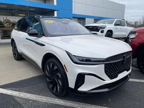 2025 Lincoln Nautilus Reserve