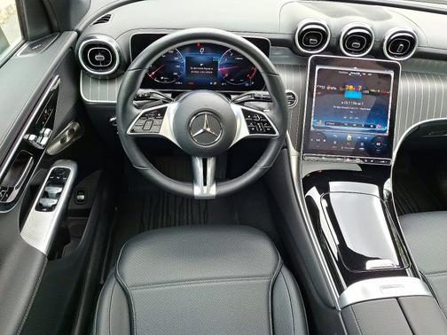 2024 Mercedes-Benz GLC 300