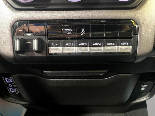 2019 RAM 3500 Big Horn Regular Cab 4x4 8' Box