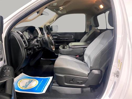 2019 RAM 3500 Big Horn Regular Cab 4x4 8' Box