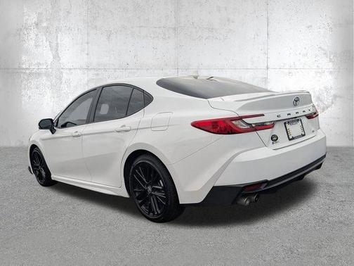 Ice 2025 Toyota Camry SE