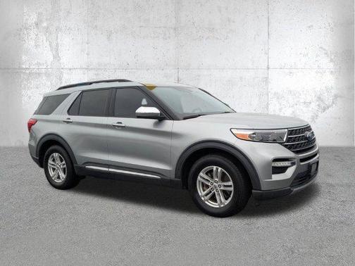 Silver Metallic 2023 Ford Explorer XLT