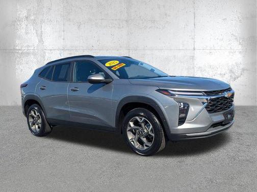 Sterling Gray Metallic 2025 Chevrolet Trax LT