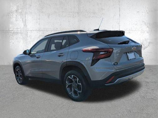 Sterling Gray Metallic 2025 Chevrolet Trax LT