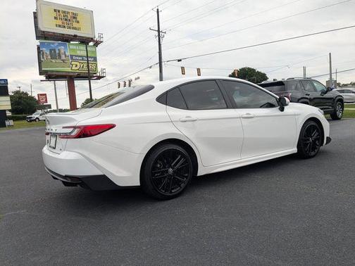 Ice Cap 2025 Toyota Camry SE