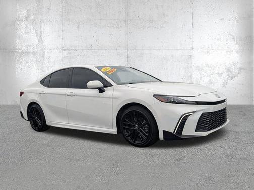 Ice Cap 2025 Toyota Camry SE