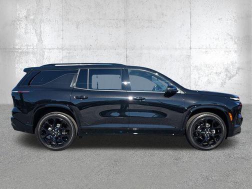 Mosaic Black Metallic 2026 Chevrolet Traverse RS