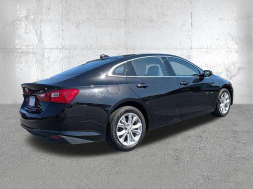 Mosaic Black Metallic 2025 Chevrolet Malibu FWD 1LT