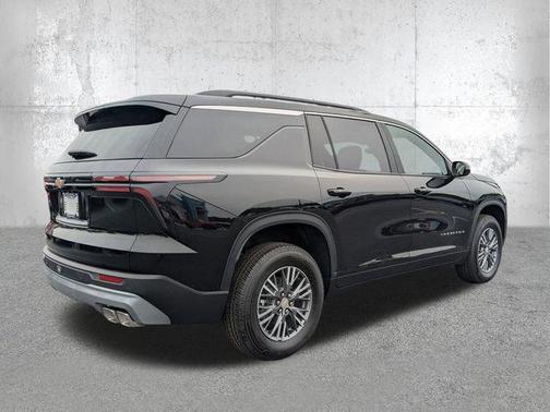 Mosaic Black Metallic 2026 Chevrolet Traverse LT