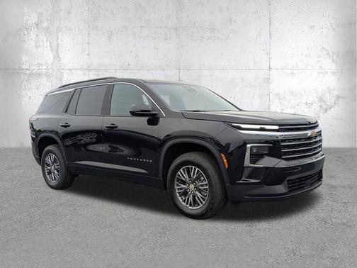 Mosaic Black Metallic 2026 Chevrolet Traverse LT