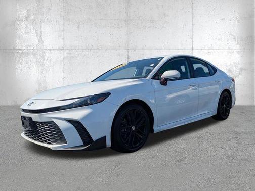 Ice 2025 Toyota Camry SE
