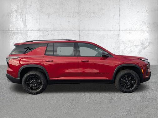 Radiant Red Tintcoat 2026 Chevrolet Traverse AWD Z71
