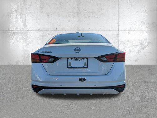 Pearl White Tricoat 2025 Nissan Altima 2.5 SV