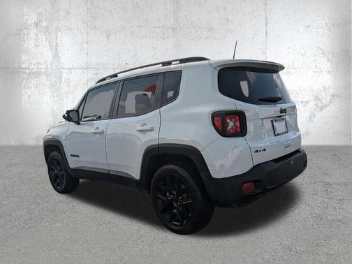Alpine White Clearcoat 2023 Jeep Renegade Altitude