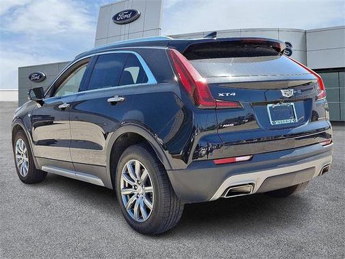 2022 Cadillac XT4 Premium Luxury