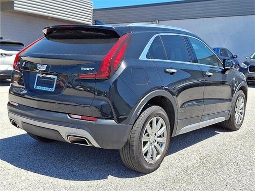 2022 Cadillac XT4 Premium Luxury
