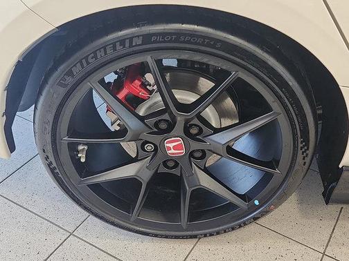 2025 Honda Civic Type R Base