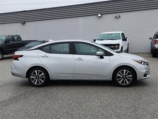 2022 Nissan Versa 1.6 SV