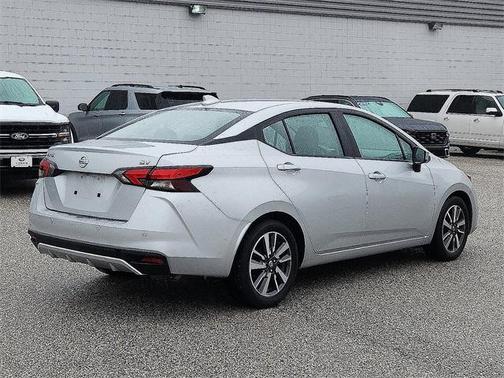 2022 Nissan Versa 1.6 SV