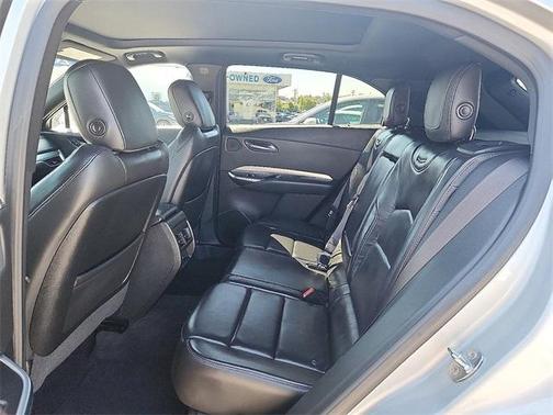 2020 Cadillac XT4 Premium Luxury