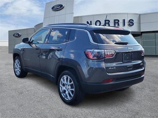 2023 Jeep Compass Latitude Lux